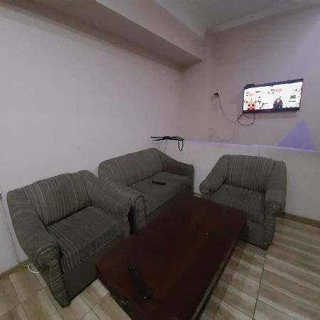 Every Day Lux Hostel Batumi Exterior foto