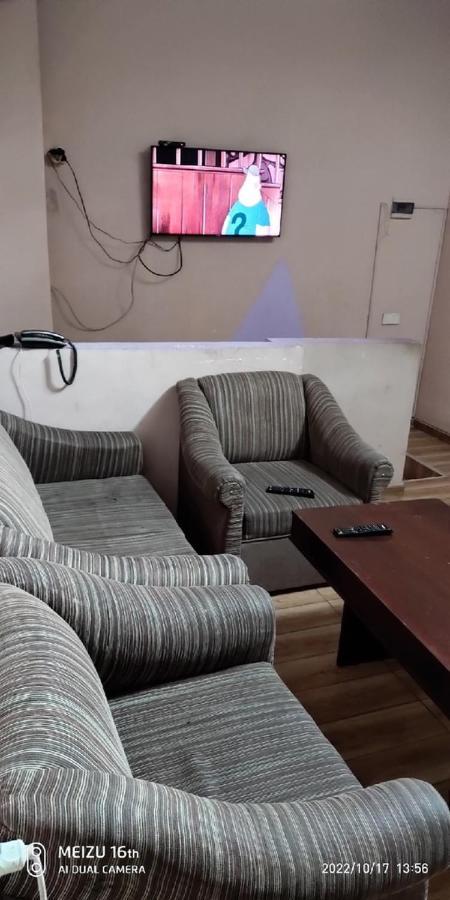 Every Day Lux Hostel Batumi Exterior foto